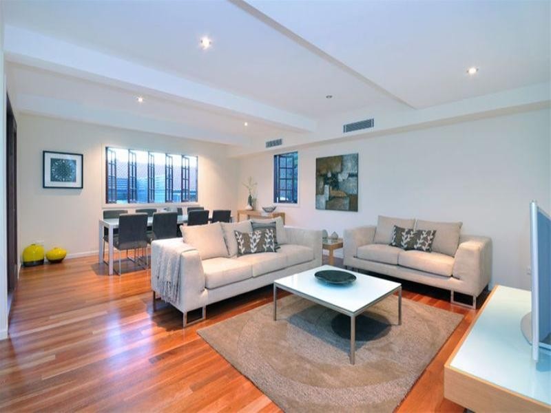 2 Rous Street, Hendra QLD 4011