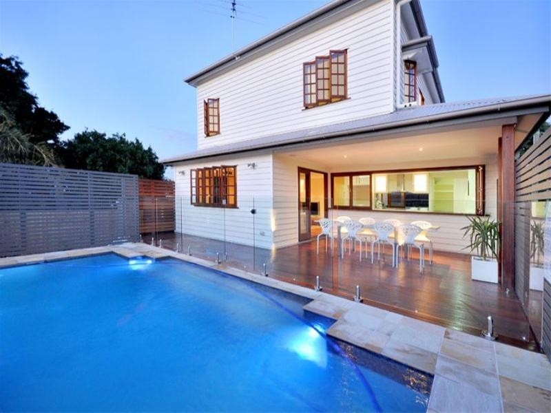 2 Rous Street, Hendra QLD 4011