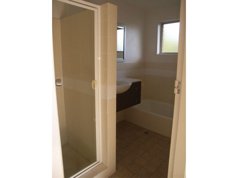 3/104 Windermere Road, Hamilton QLD 4007