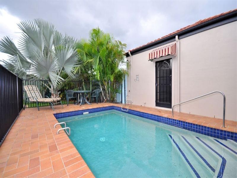 56 Windsor Street, Hamilton QLD 4007