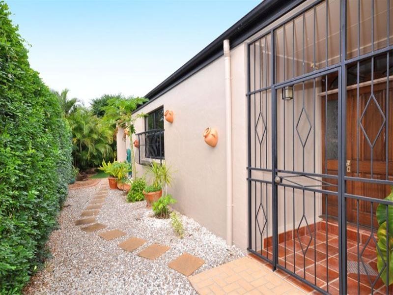 56 Windsor Street, Hamilton QLD 4007