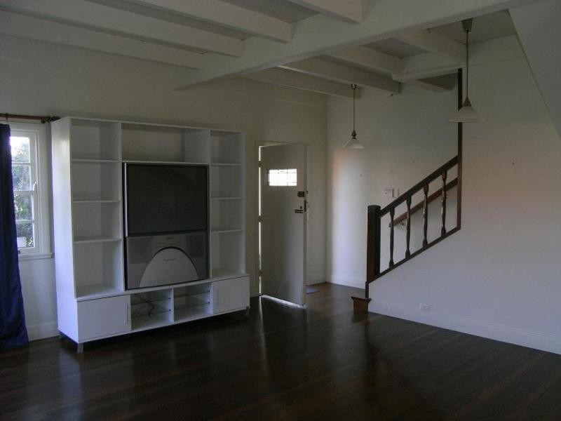 11 Inverness, Ascot QLD 4007