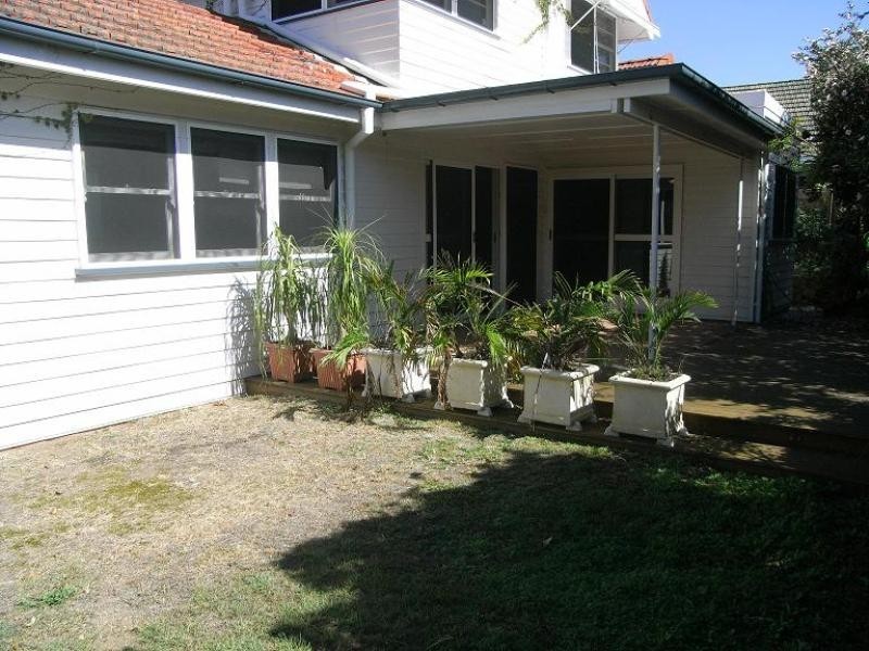 11 Inverness, Ascot QLD 4007