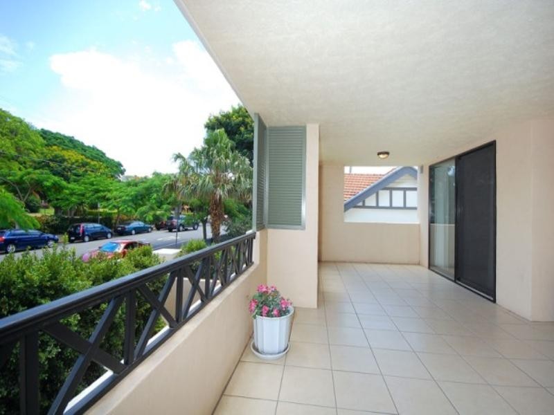 8/47 Racecourse Road, Hamilton QLD 4007