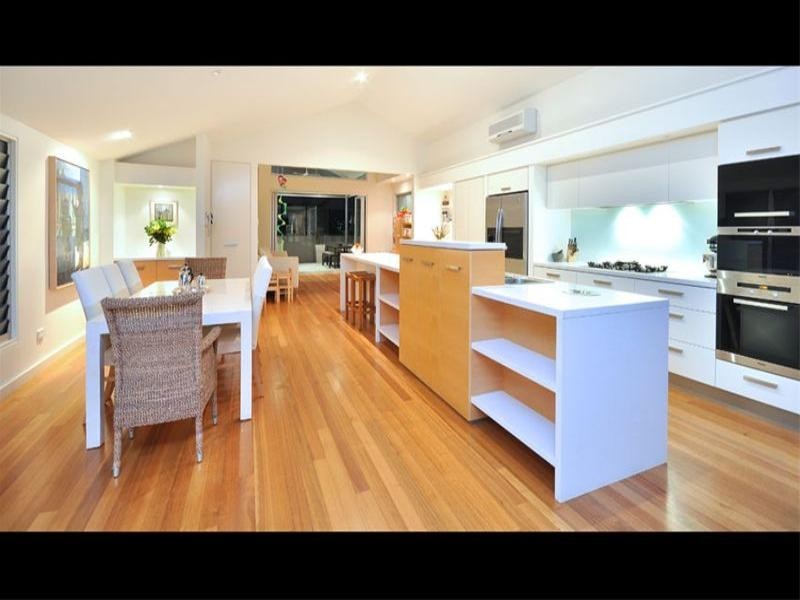 8 Sixth Avenue, Windsor QLD 4030