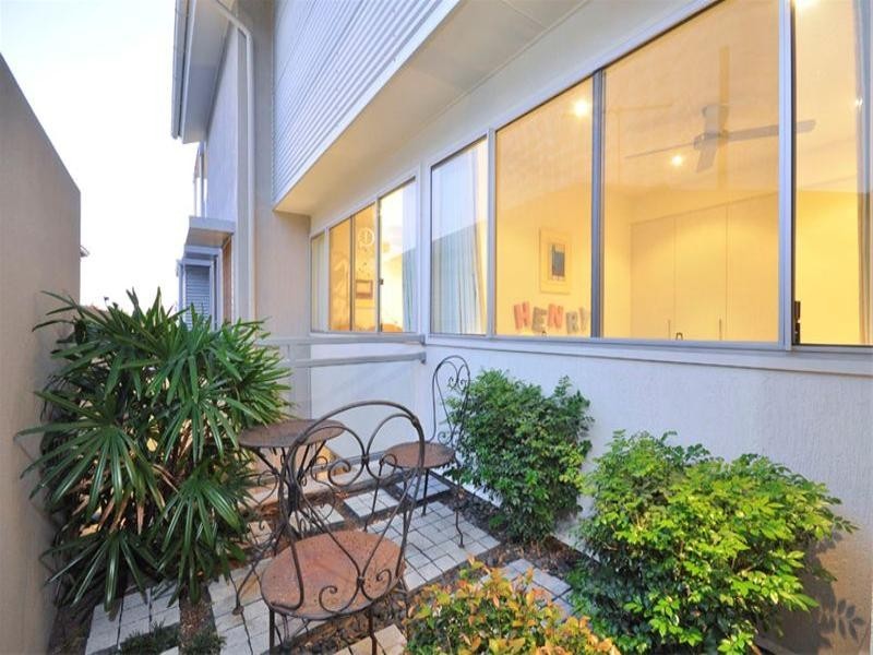8 Sixth Avenue, Windsor QLD 4030