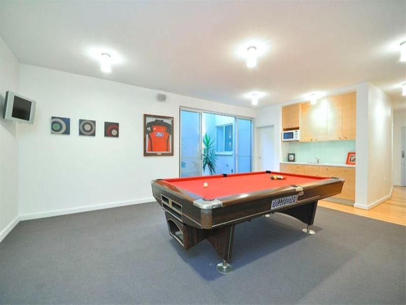 8 Sixth Avenue, Windsor QLD 4030