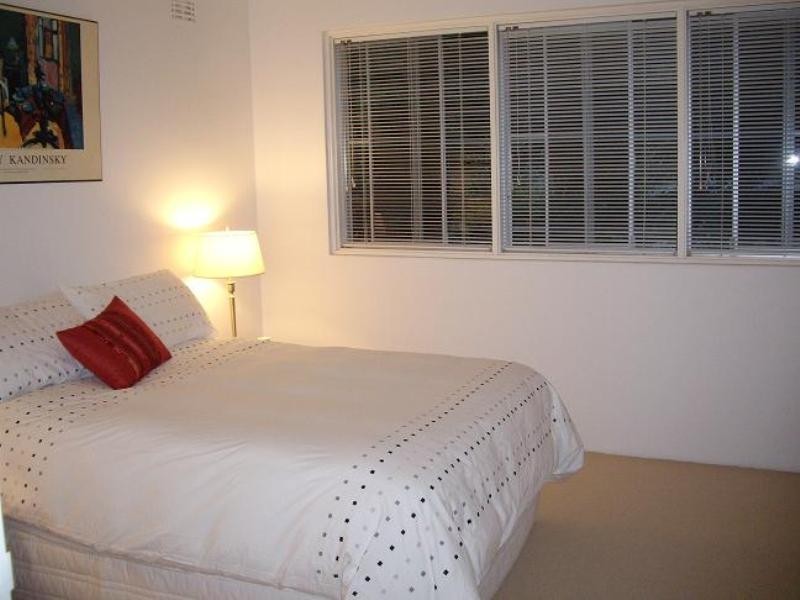 2/107 Windermere Road, Hamilton QLD 4007