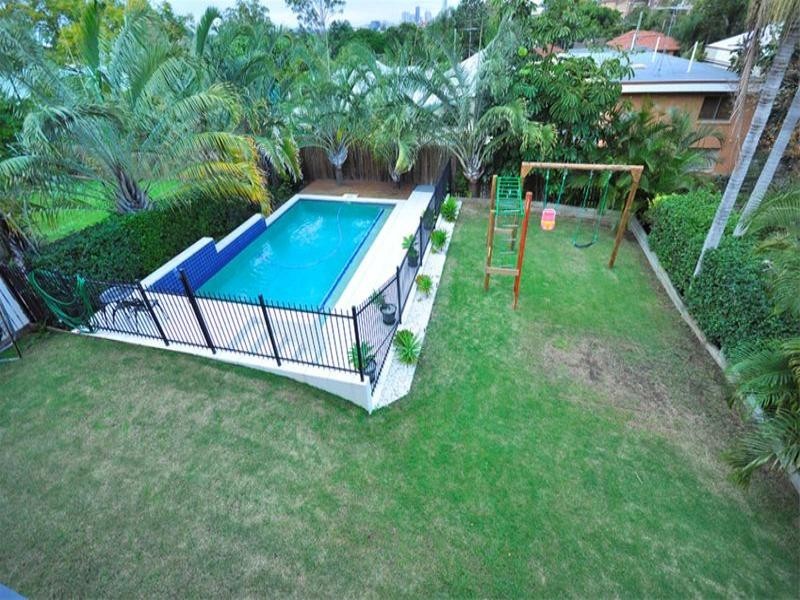 32 Palmer Street, Windsor QLD 4030