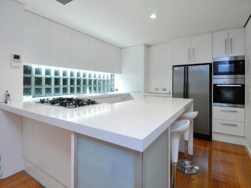 8 Pleasant Street, Red Hill QLD 4059