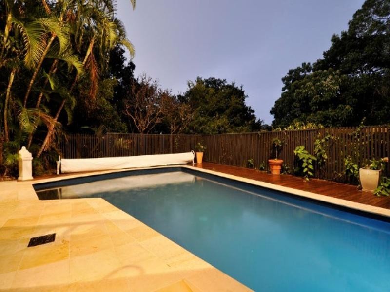 8 Pleasant Street, Red Hill QLD 4059