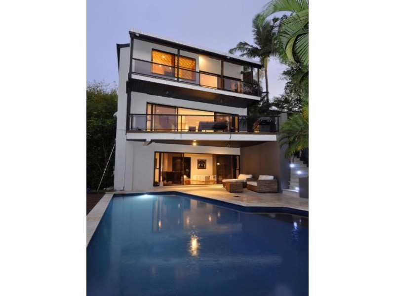8 Pleasant Street, Red Hill QLD 4059