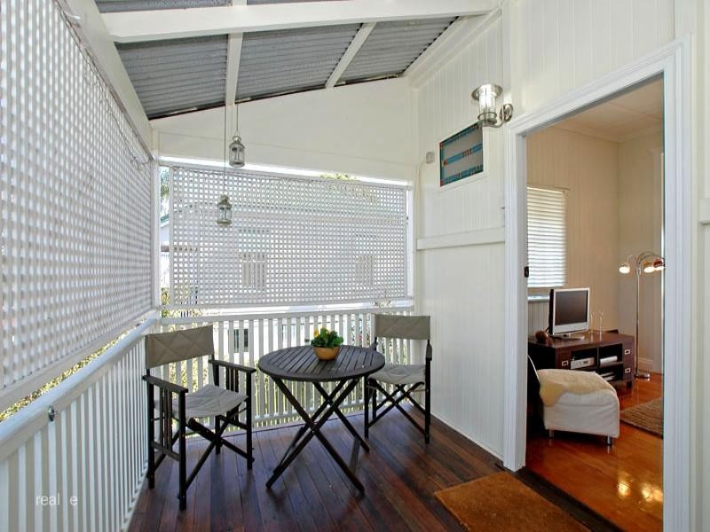 24 Vernon Street, Nundah QLD 4012
