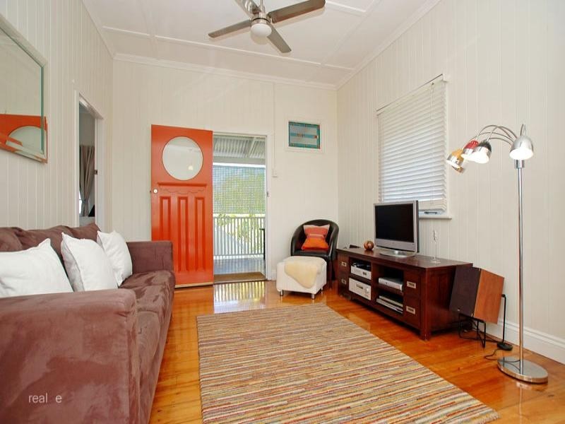 24 Vernon Street, Nundah QLD 4012