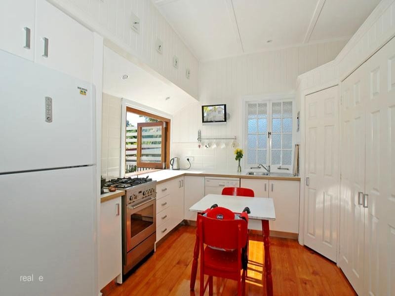 24 Vernon Street, Nundah QLD 4012