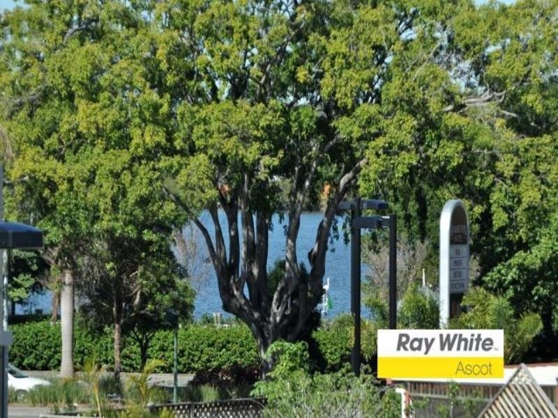 25a, 27a, 27b Riverview Terrace, Hamilton QLD 4007