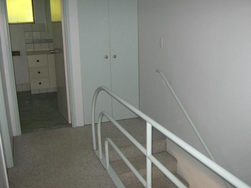 2/58 College Street, Hamilton QLD 4007