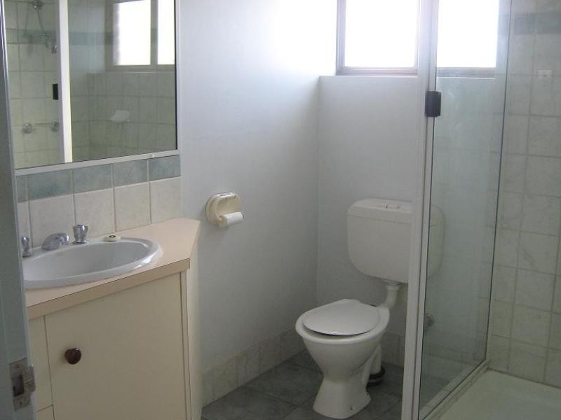 2/58 College Street, Hamilton QLD 4007