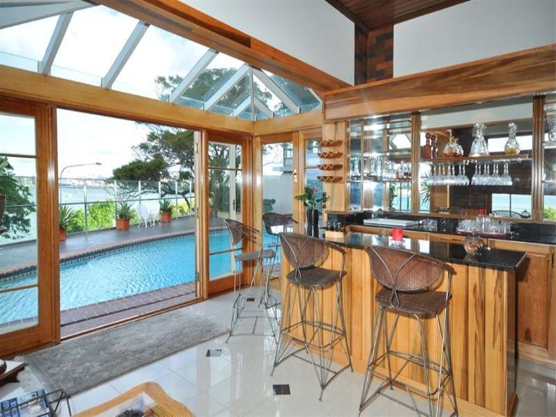 15 Hillside Crescent, Hamilton QLD 4007