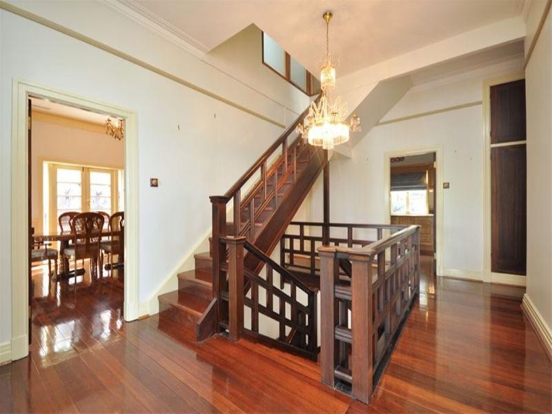 15 Hillside Crescent, Hamilton QLD 4007