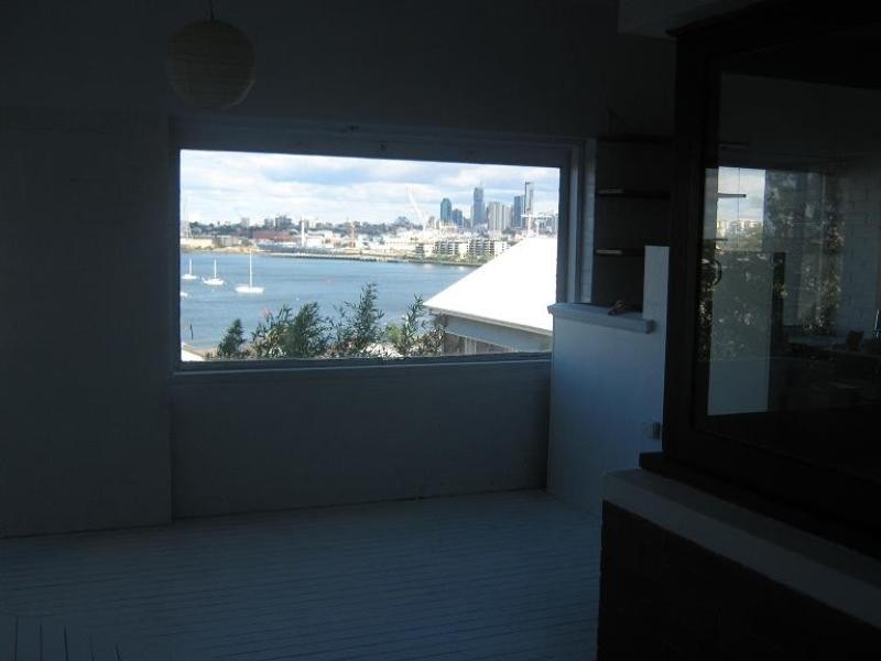 2/11 Dickson Tce,, Hamilton QLD 4007