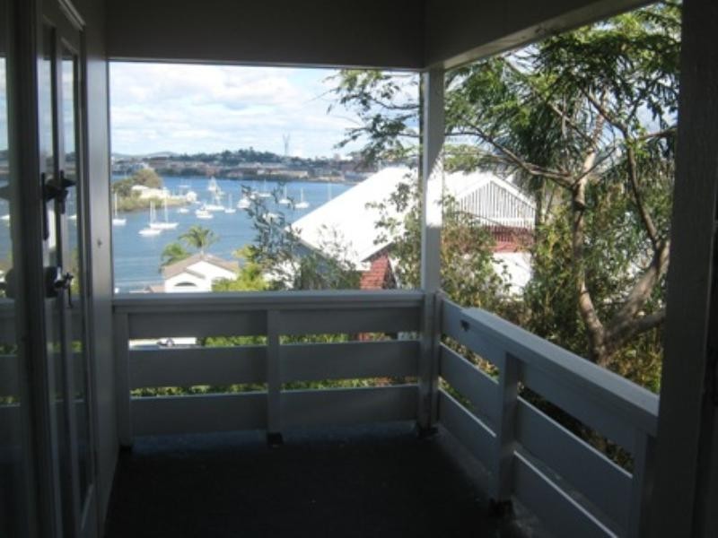 1/11 Dickson Terrace, Hamilton QLD 4007