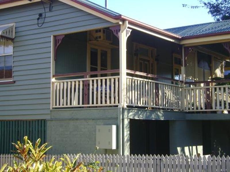 18 Hunt Street, Hamilton QLD 4007