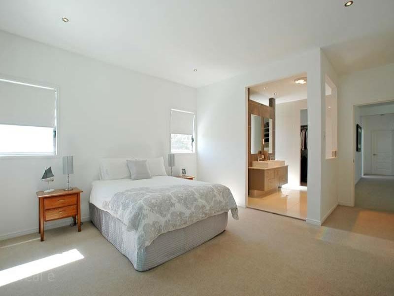 93 Woodville Street, Hendra QLD 4011