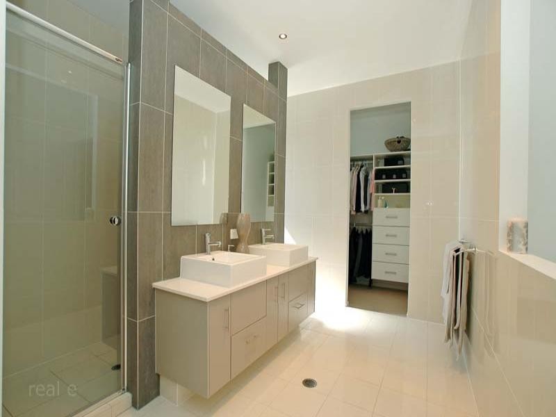 93 Woodville Street, Hendra QLD 4011