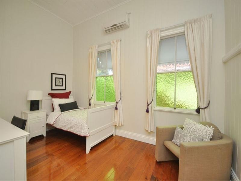 10 Chermside Street, Hendra QLD 4011