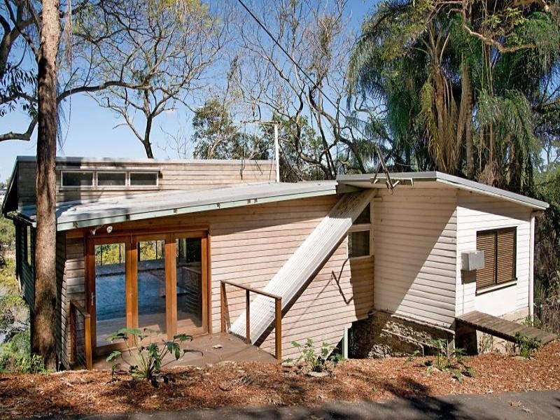 53 Derby Street (53 Fraser Terrace), Highgate Hill QLD 4101