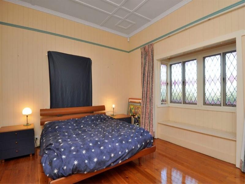 74 Woodville Street, Hendra QLD 4011