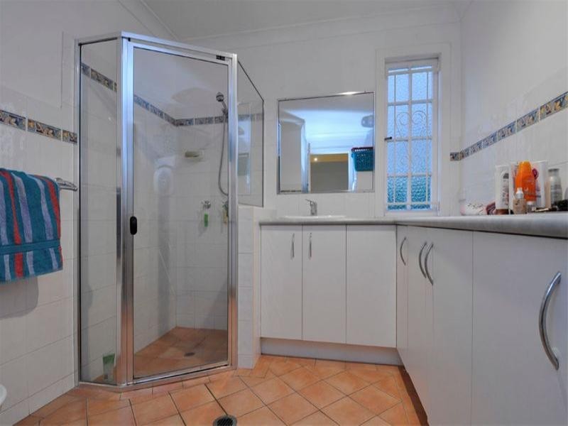 74 Woodville Street, Hendra QLD 4011