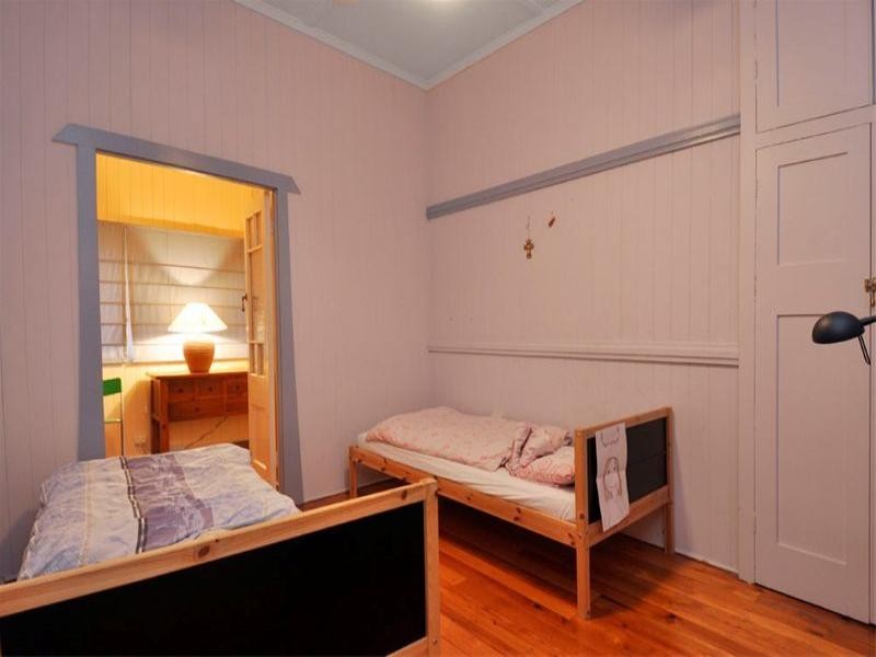 74 Woodville Street, Hendra QLD 4011