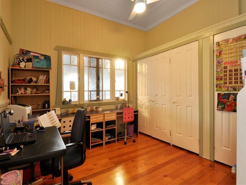 74 Woodville Street, Hendra QLD 4011