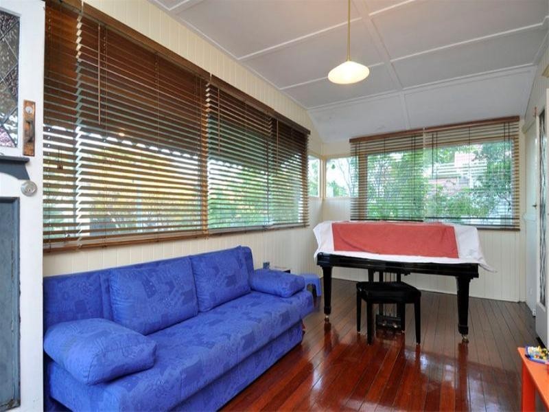 74 Woodville Street, Hendra QLD 4011