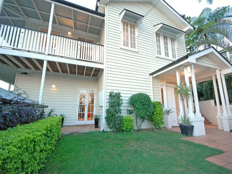 18 Goldsworthy Street, Hamilton QLD 4007