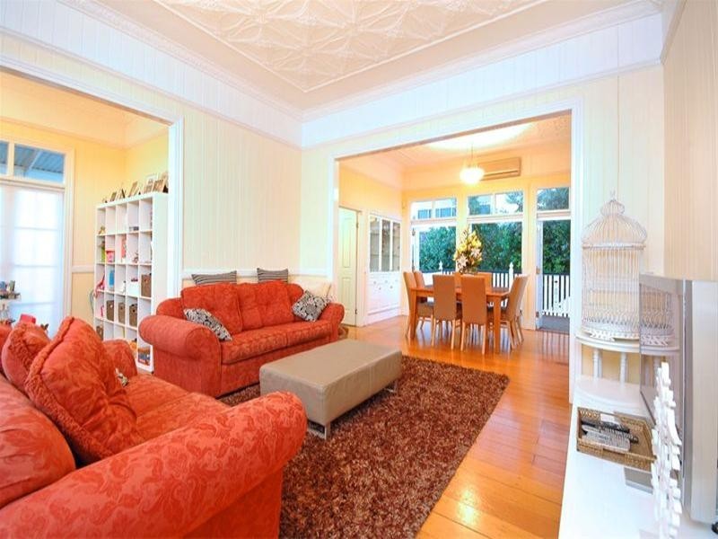 18 Goldsworthy Street, Hamilton QLD 4007