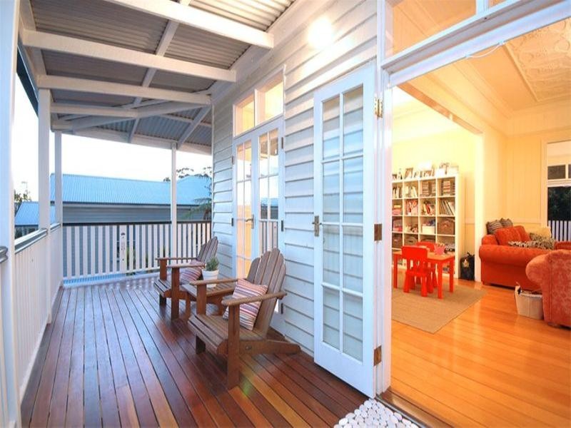 18 Goldsworthy Street, Hamilton QLD 4007