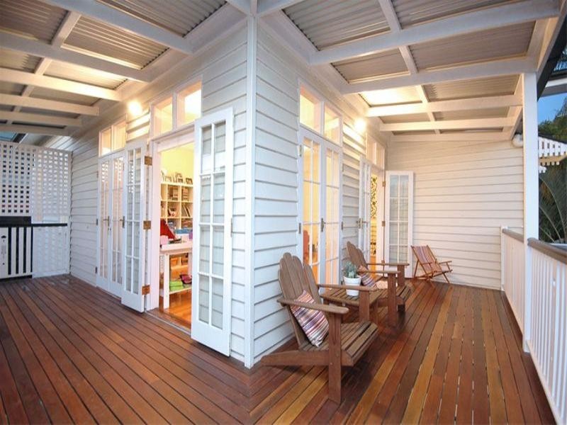 18 Goldsworthy Street, Hamilton QLD 4007