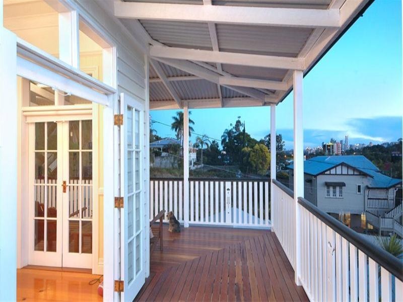 18 Goldsworthy Street, Hamilton QLD 4007