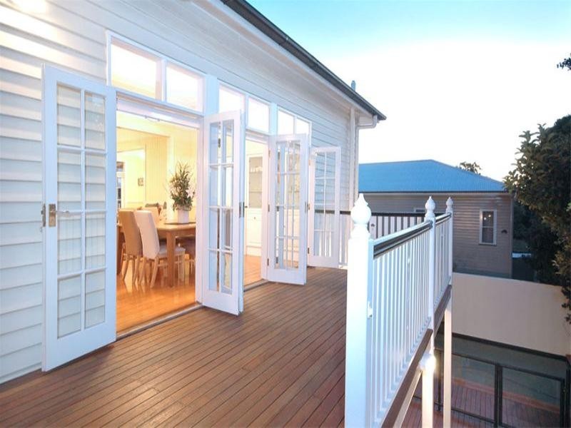 18 Goldsworthy Street, Hamilton QLD 4007