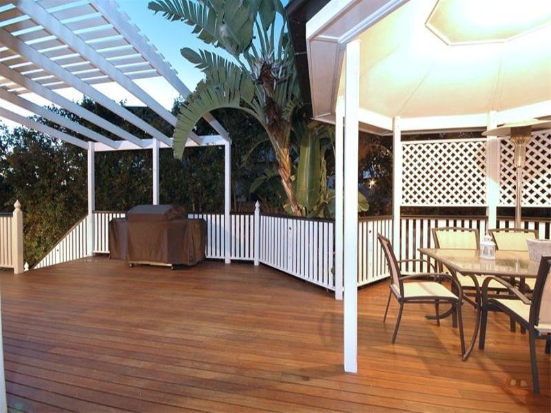 18 Goldsworthy Street, Hamilton QLD 4007