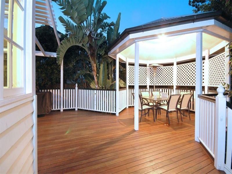 18 Goldsworthy Street, Hamilton QLD 4007