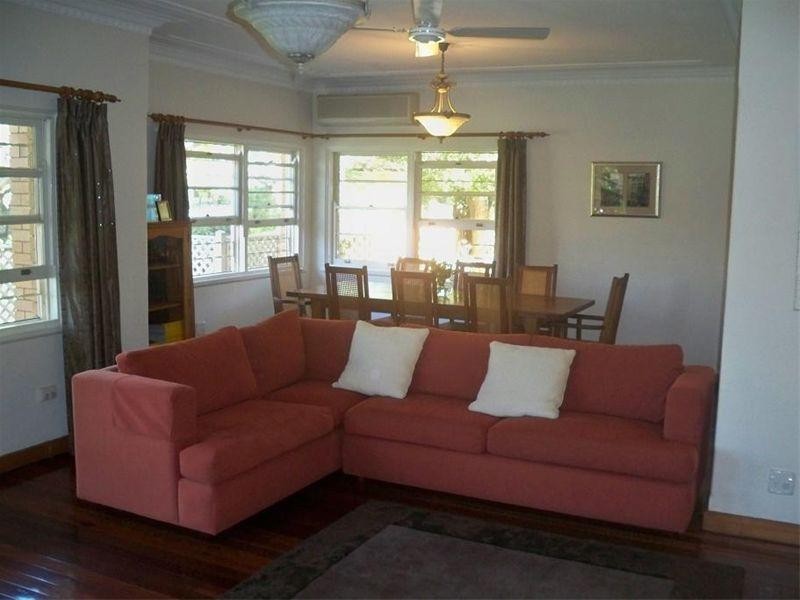 9 London Road, Clayfield QLD 4011