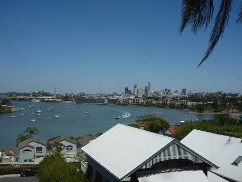 3/11 Dickson Terrace, Hamilton QLD 4007