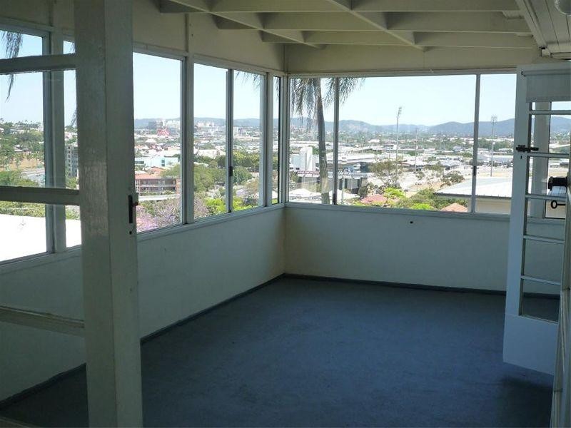 3/11 Dickson Terrace, Hamilton QLD 4007