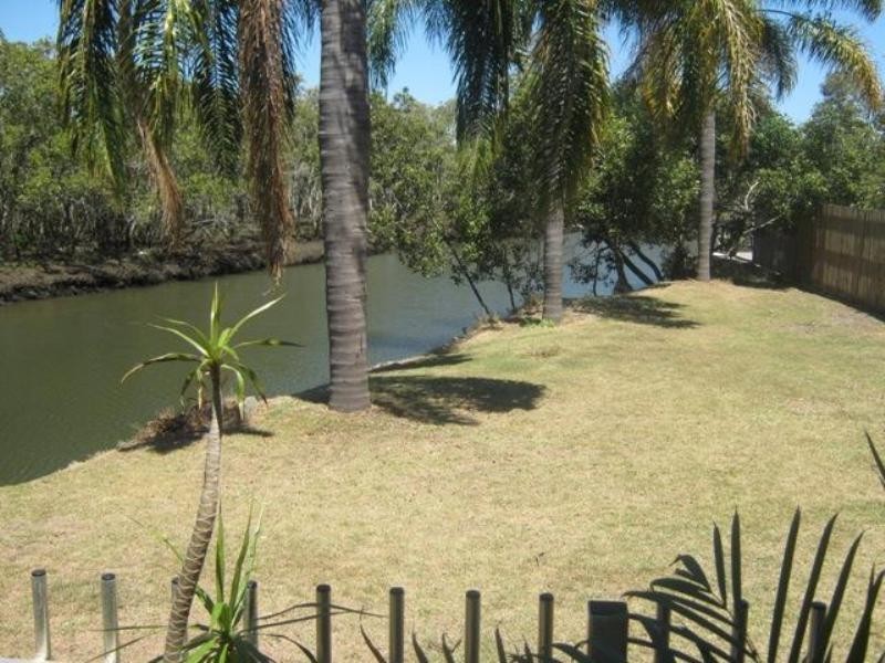 2 Lima Street, Nudgee Beach QLD 4014