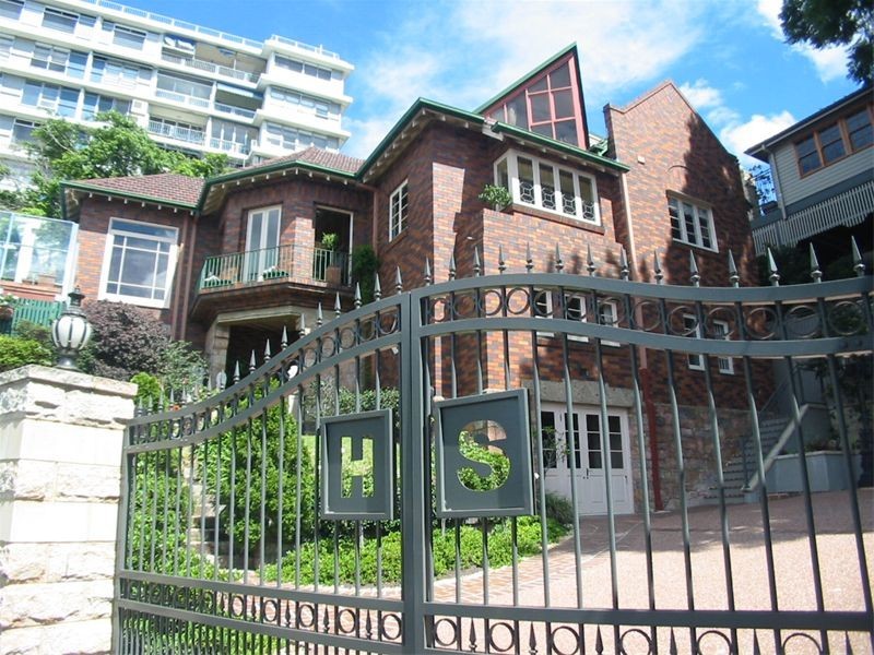 15 Hillside Crescent, Hamilton QLD 4007