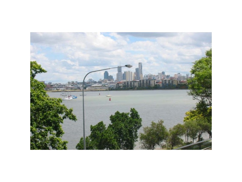 15 Hillside Crescent, Hamilton QLD 4007